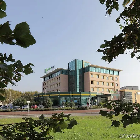 - Fiera By Ihg Otel 4*