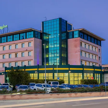- Fiera By Ihg Hotel 4*